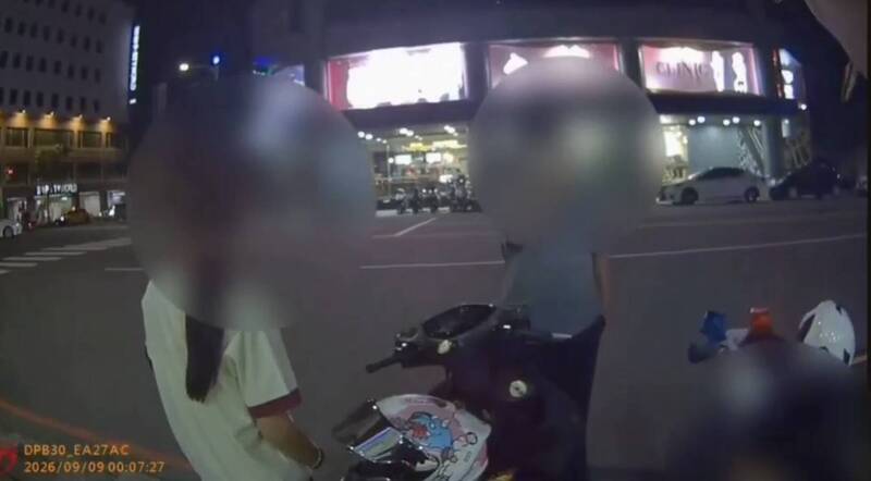 少年騎掛他牌機車拒檢逃逸 丟包女友遭重罰7.3萬