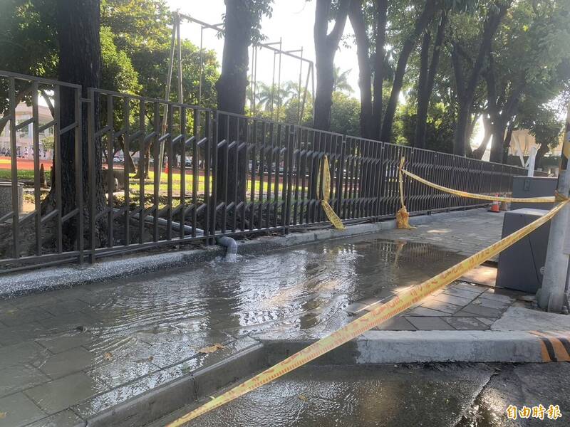 屏東多處公園、校園湧泉不止 專家揭「地下冒水」原因