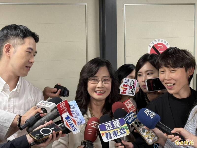 曝蔣萬安「未讀未回」2個月 秦慧珠自嘲:搞不好下次被封鎖