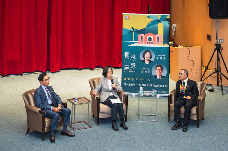 蔡英文台大開講 面對AI時代勉青年駕馭科技以專業引領社會