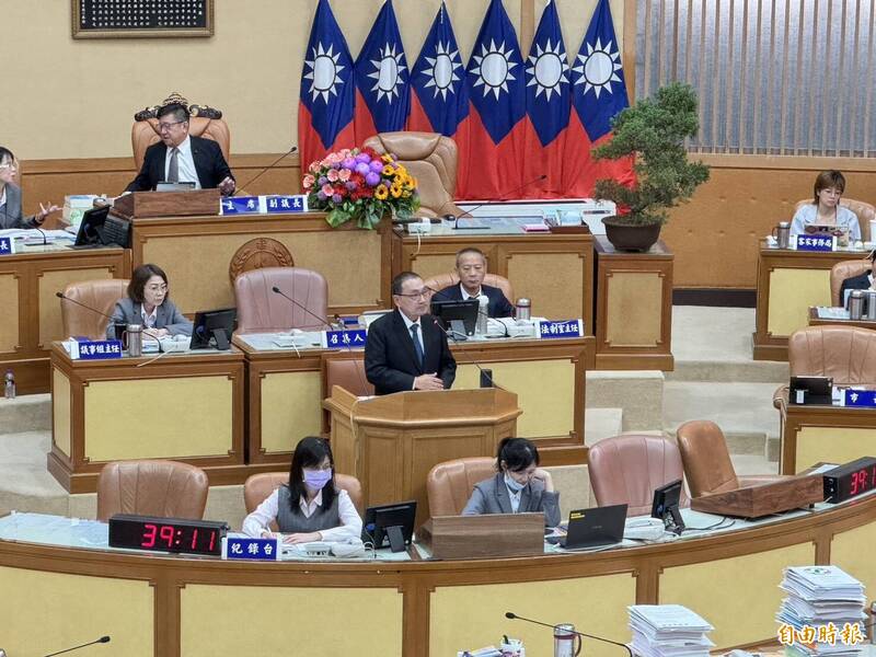 李四川喊8年蓋好新北大巨蛋 卓冠廷酸:超人來蓋都沒這麼快
