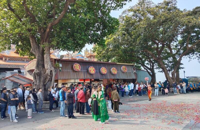 土地公生進香期9/12登場 台南關子嶺崁頂福安宮警民合作交管