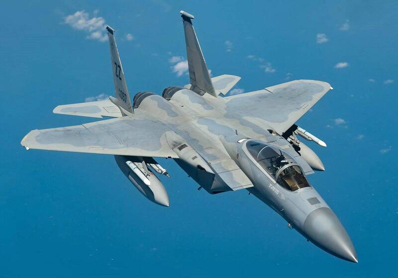 日本F-15戰機緊急降落那霸機場 跑道一度關閉