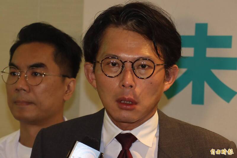 黃國昌爆鄭朝方家族曾尋求白營支持!詹凌瑀酸:沒棋子就只好翻棋盤