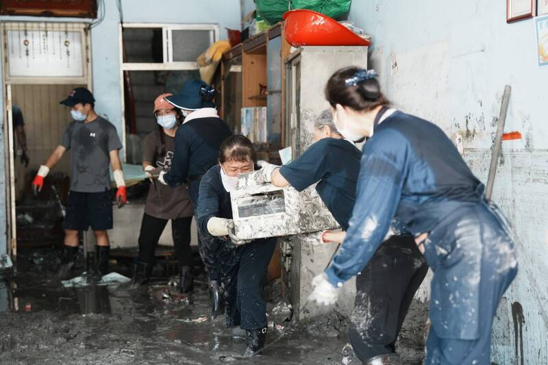 馬太鞍回顧4-3》鏟子超人離開後 社福團體接手1年清淤、心衛與農田復育