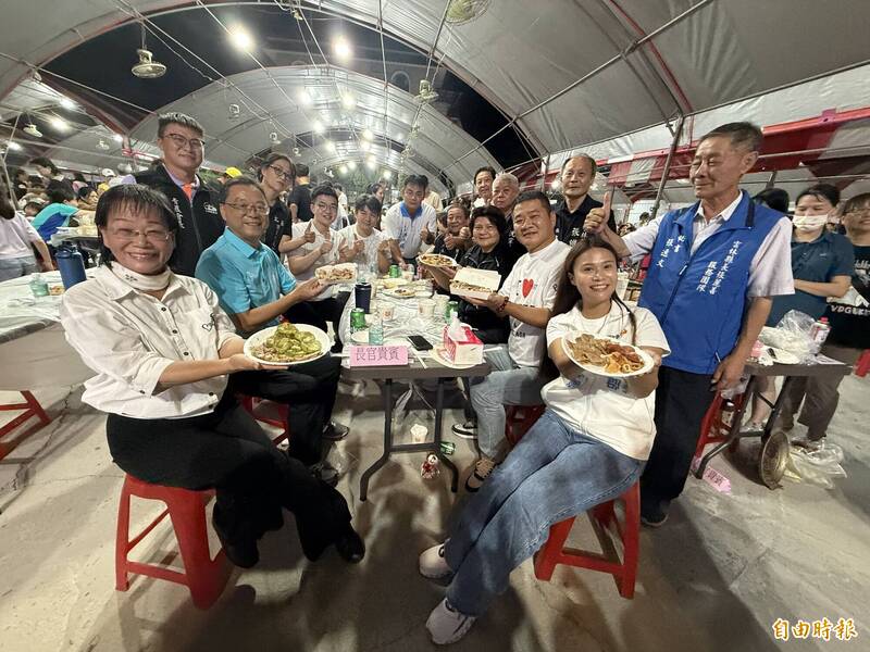 超狂!土庫千人「免費大會烤」開桌 民眾喊:CP值太犯規