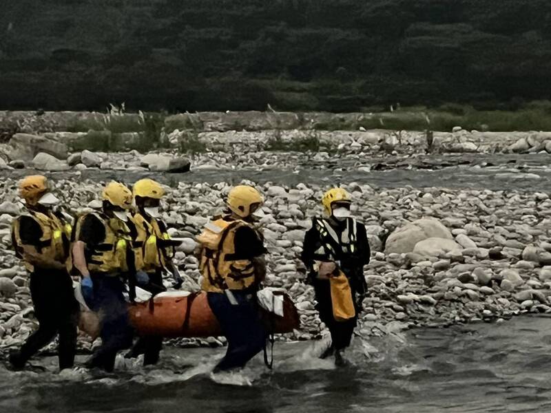 鬼月剛過!消防員一早喊「墜橋男還沒找到」 傍晚大甲溪驚見男浮屍