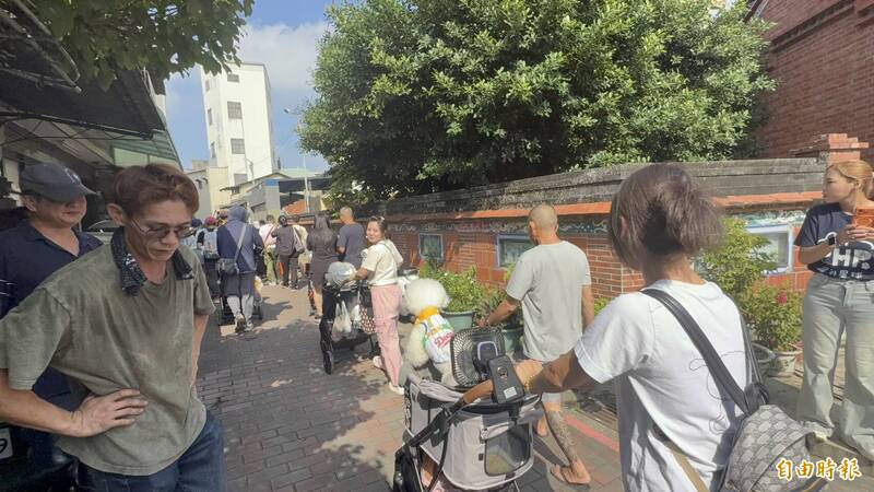 萌翻天!北港義民廟「百寵義起走」百組毛小孩跟義犬將軍遊行1.2公里
