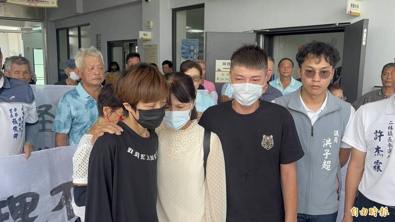賓士男在押父來上香 遭輾護理師弟:真正該跪的人還沒來