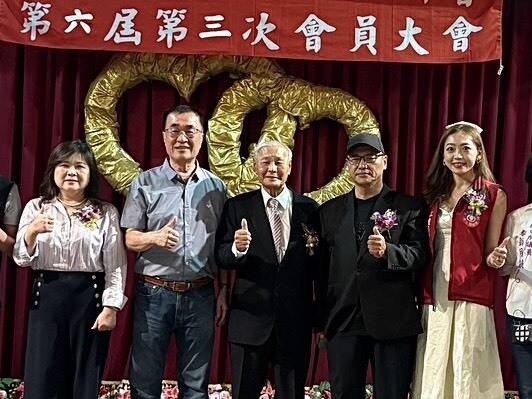 李四川出席三重彰化同鄉會 理事長祖孫3代同台喊「凍蒜」