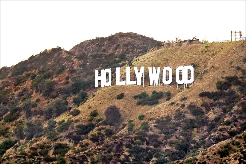 中英對照讀新聞》Hollywood summer box office passes $4.6 billion, best performance since the pandemic好萊塢夏季票房超過46億美元 創下疫情後最佳成績