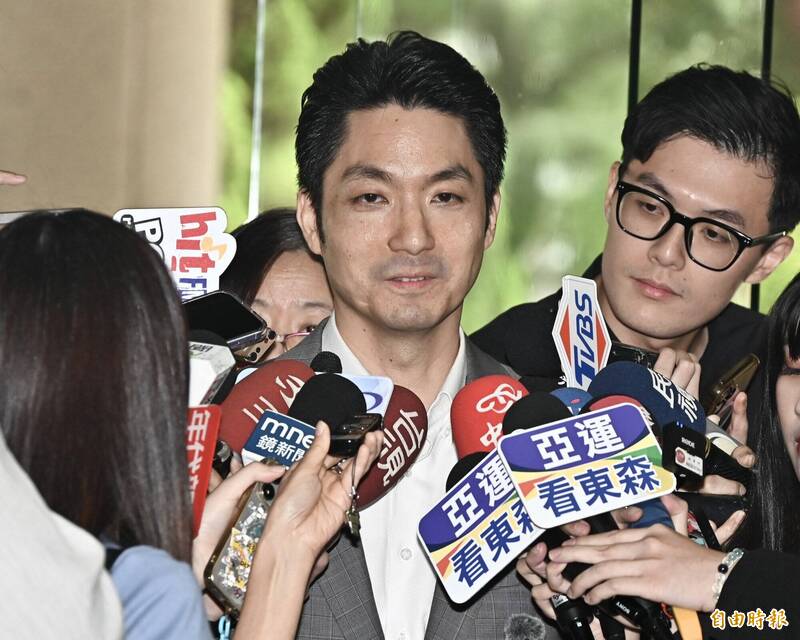 藍營小雞放話稱「洋流都假的」 周軒:顯見對母雞蔣萬安沒信心