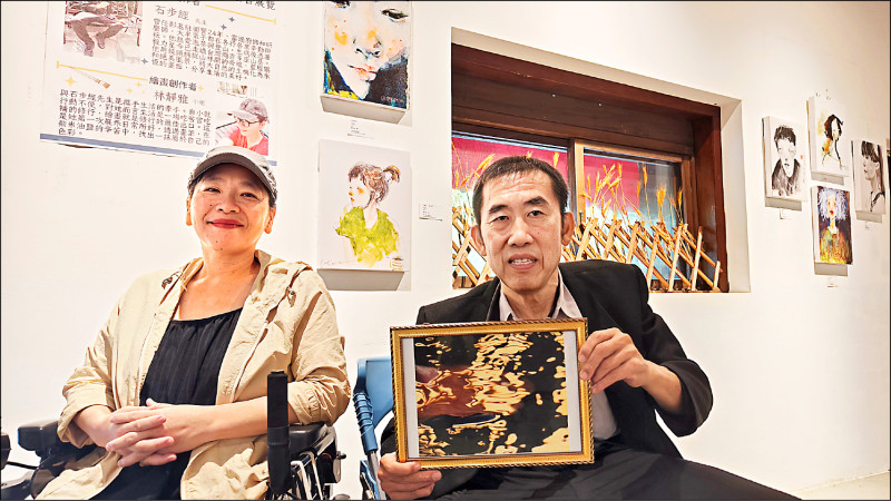 鐵漢因病跌倒 意外拍出水溝「抽象畫」
