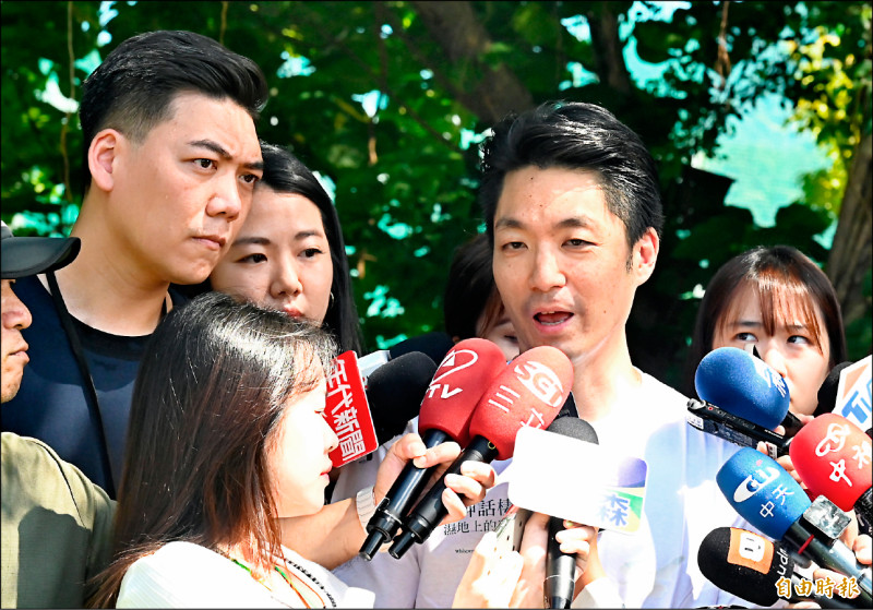 首都市長攻防》蔣萬安再提生生喝鮮奶政績
