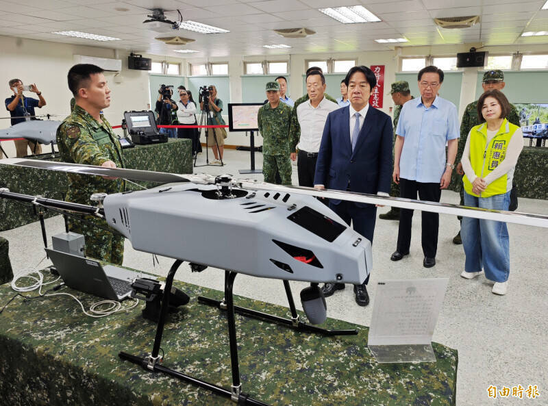 行政院施政報告揭露 軍方將採購夜視及繫留型多軸無人機