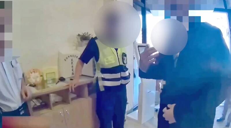 台北懷愛館爆衝突!殯葬業者插隊糾紛 2人互毆進警局