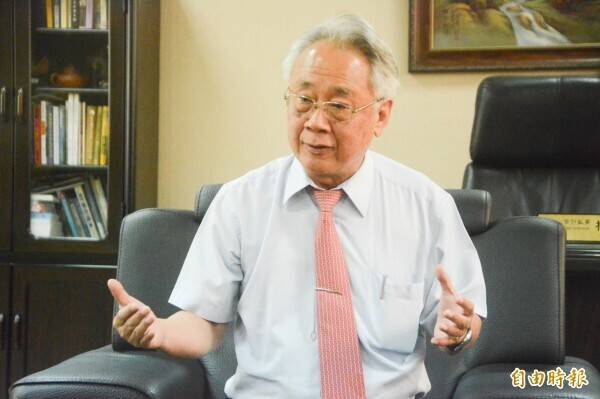 柯志恩競總「黃金鐵三角」出爐 綠譏換湯不換藥