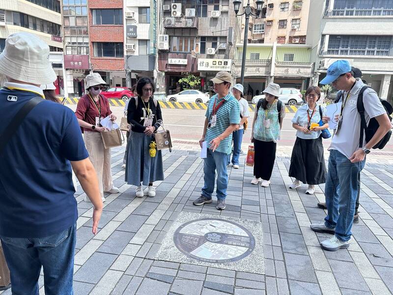 台南街角就是人權教室 成大學生化身導覽員