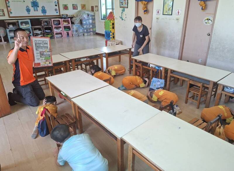南市消防局互動式體驗 扎根防震教育