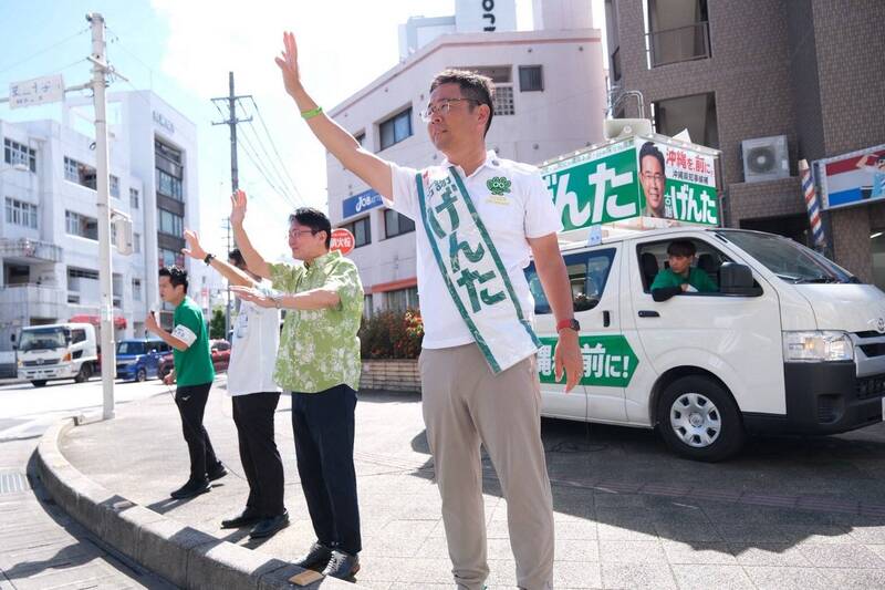 選前頻遇奧步! 古謝玄太演講遭潑水 自民黨宣傳車被噴除草劑