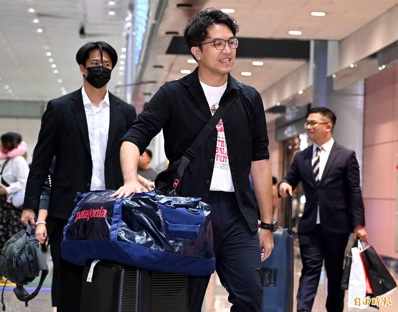 沈伯洋訪日拚交流深夜返台 成立日本後援會、取經市政經驗