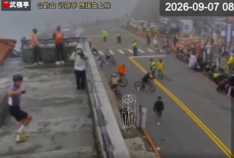 自行車騎3小時上武嶺 鏡頭君前「超狂畫面」網跪了