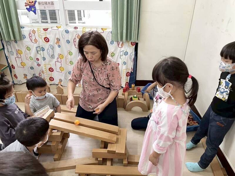 深耕幼教34年 高雄仙女老師獲優良教保人員獎