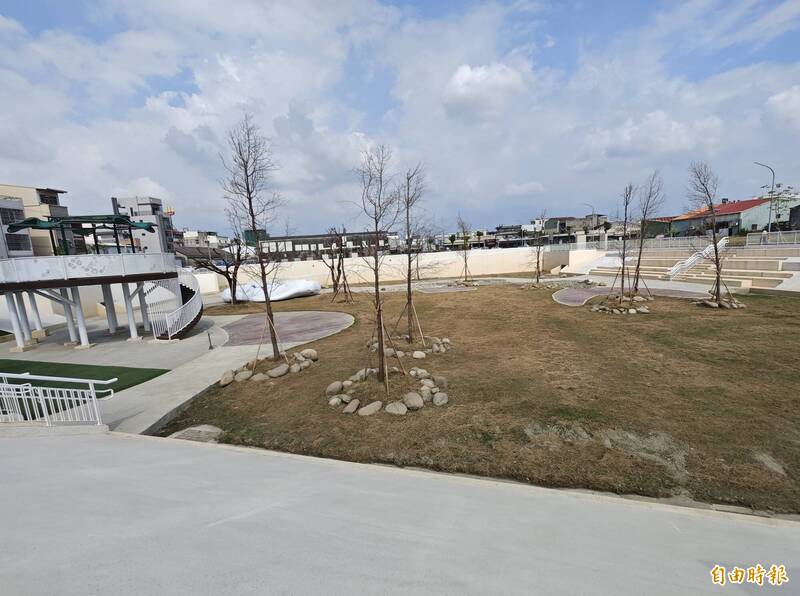 融入鯽魚潭在地意象 崑大路市地重劃滯洪池啟用