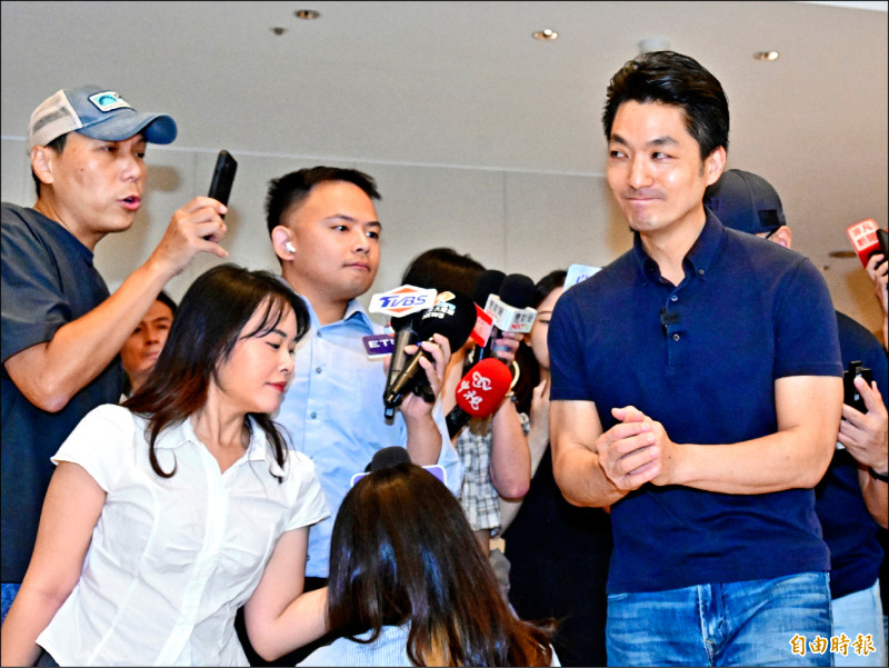 沈伯洋訪日穿防彈衣 雙方交鋒》蔣稱別抹煞警察努力 沈諷將帥無能
