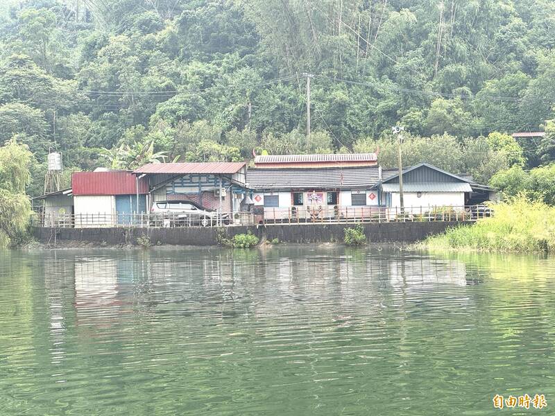 仁義潭滿水位限定美景 三合院古宅變身湖景第一排