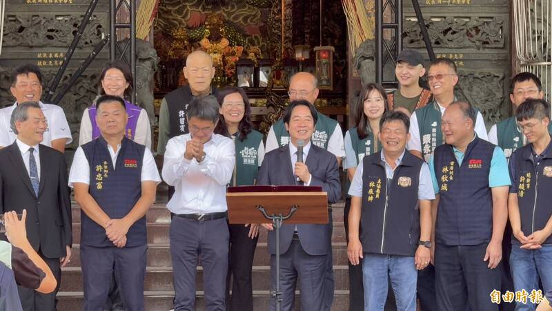 劉建國致詞全程只說賴總統對麥寮建設,賴清德在會中大虧他「都沒說到自己」,懇請鄉親支持劉建國。(記者李文德攝)