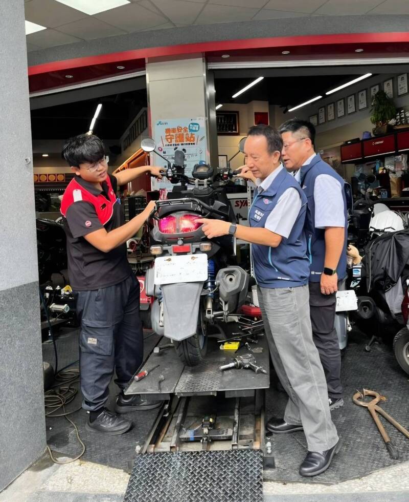 全台機車健檢逼近百萬輛!公路局祭零違規抽獎 違規數降8成