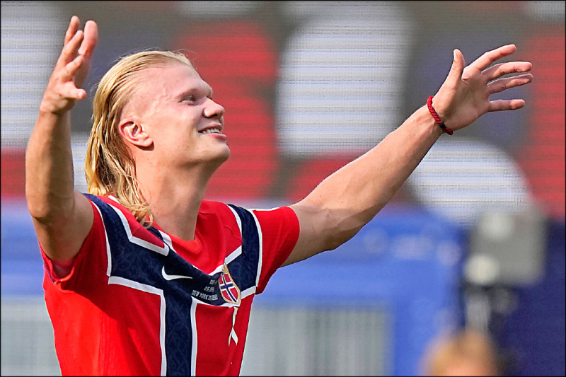 中英對照讀新聞》Hundreds of Peruvian newborns named after Norway striker Haaland數百名秘魯新生兒以挪威前鋒哈蘭德之名命名