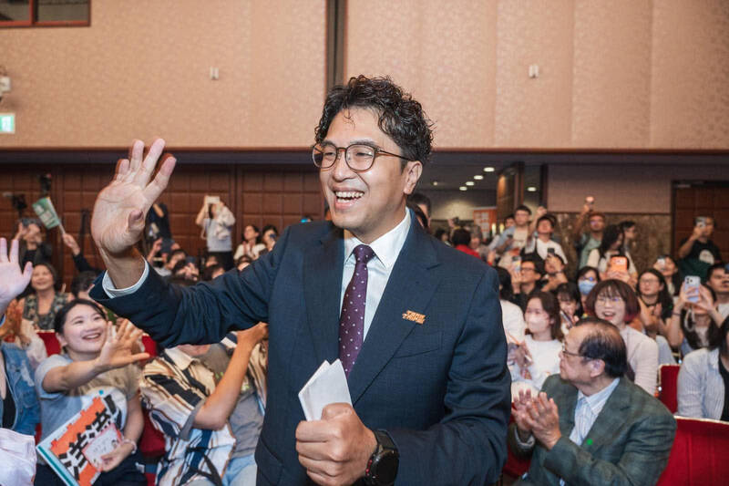 「洋流」吹進台中!沈伯洋傳這一天將與議員參選人打戰鬥陀螺