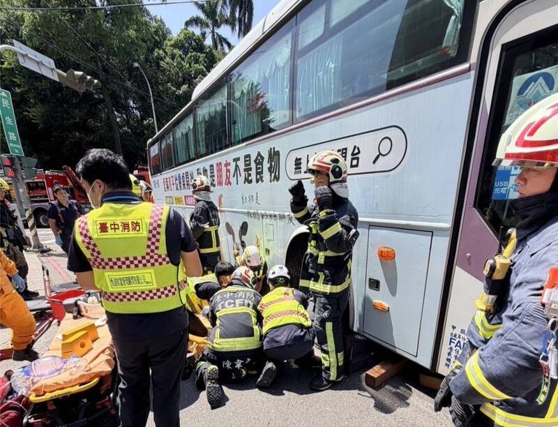 來台第2天變悲劇!星國嬤遭國光客運輾壓不治 司機涉過失致死送辦