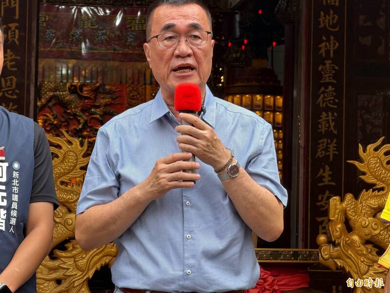 蘇貞昌拍肩膀 李四川:「老縣長」沒惡意