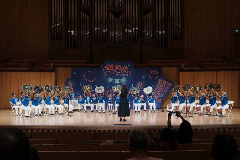 歌廳秀華麗登場!屏縣銀閃閃音樂合奏展演 「萬巒泗溝」奪金
