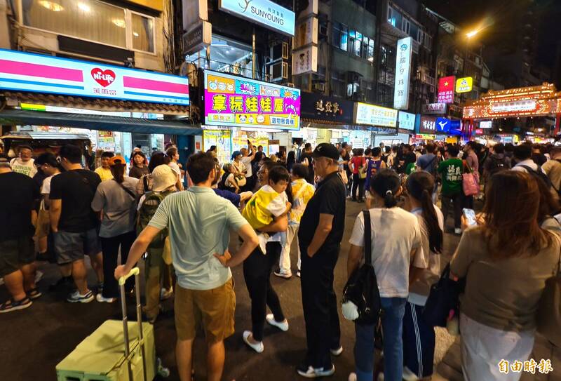 不准貼「洋流」標語?驚爆饒河夜市收到北市府公文警告!網怒轟:戒嚴嗎