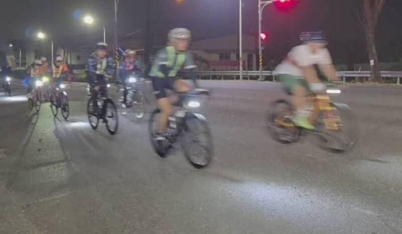 台17線夜騎車隊綿延如光帶 民眾意外見證首屆「高北360」