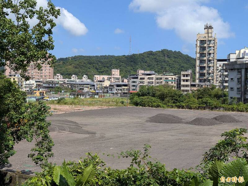鄰近國小安養院!基隆東暖新村傳設聯結車場 港務公司打回票