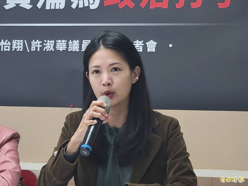 成淵高中爆87生食物中毒 林亮君酸蔣萬安政策「生生有烙賽」