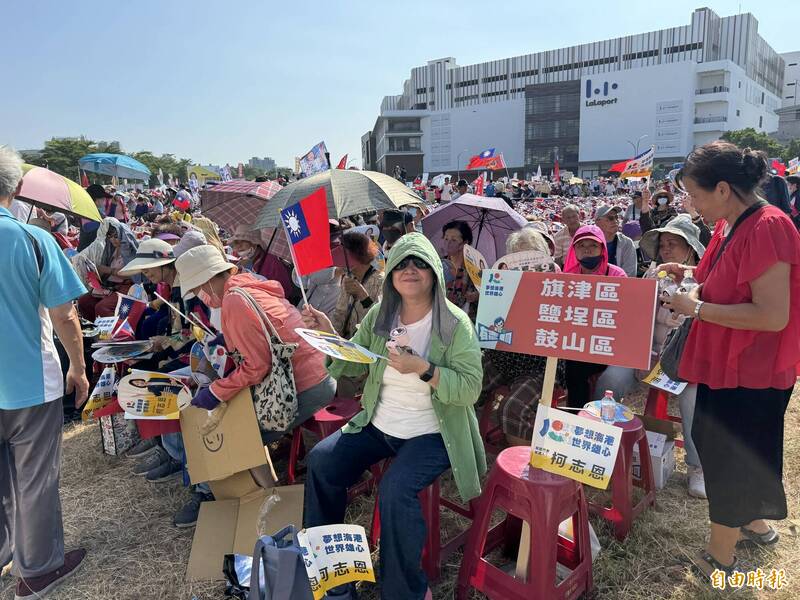 柯志恩鳳山造勢國旗海再現 各里帶隊大進場