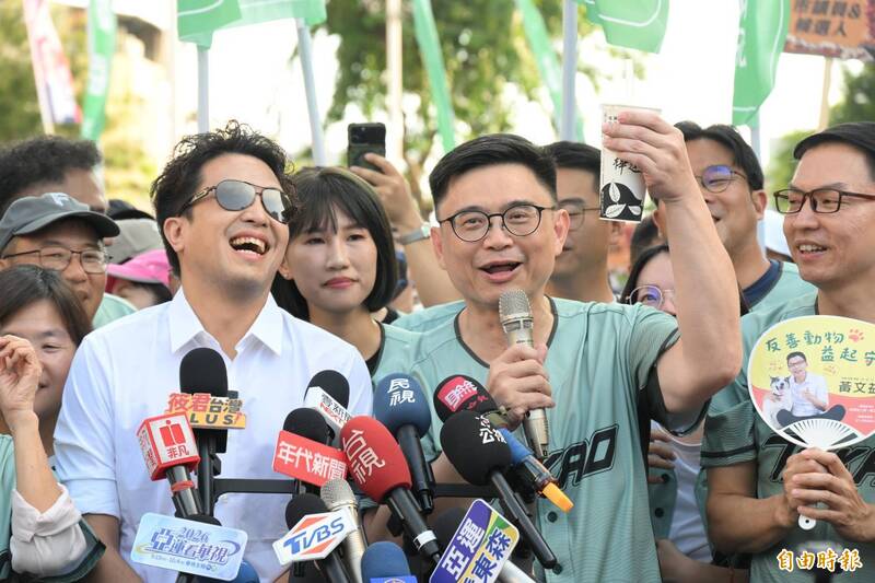 「洋流」+「隆捲風」席捲港都 沈伯洋、賴瑞隆向藍營下戰帖雙城辯論