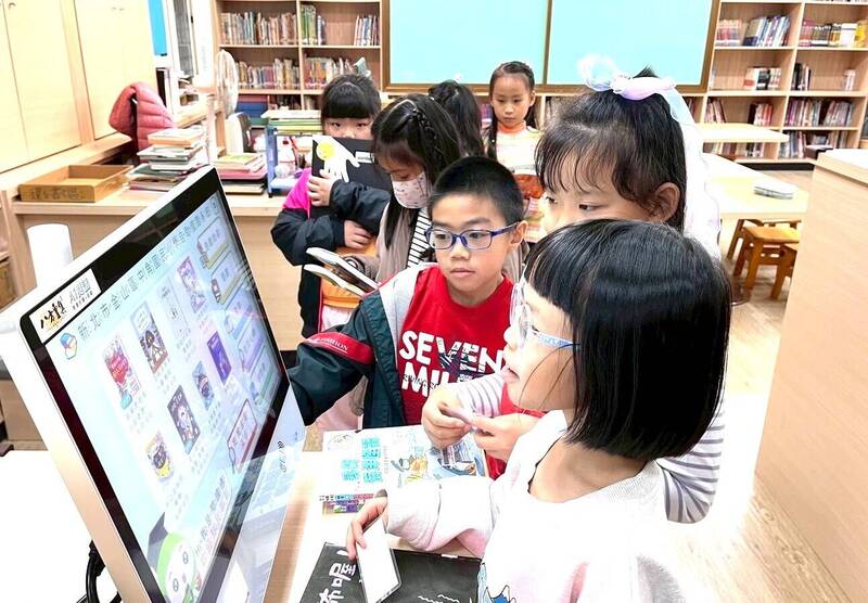 智慧圖書館2-2》激發學子閱讀動機 新北議員籲軟硬體皆需升級