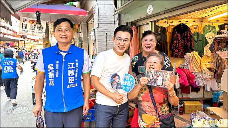江啟臣東勢本街市場拜票 阿嬤相挺