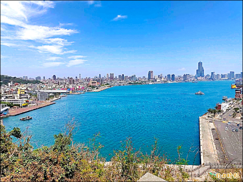 高雄港填海造陸 百餘年填出逾千公頃