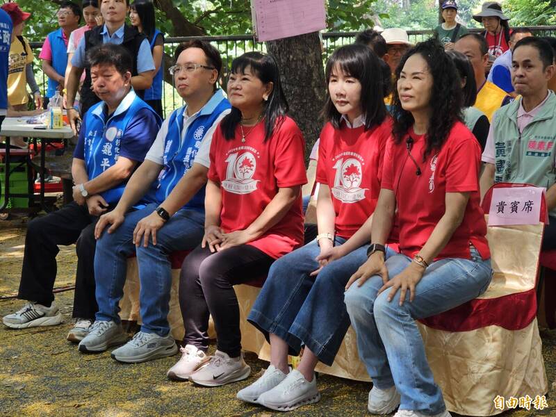 才開記者會挺謝家……魏平政主動握手遭無視 謝衣鳯恍神現場超尷尬
