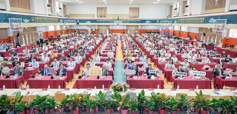 老師荒、學校慌5-3》 代理教師「上岸」後 校長忙甄選、找人脈、校內加課