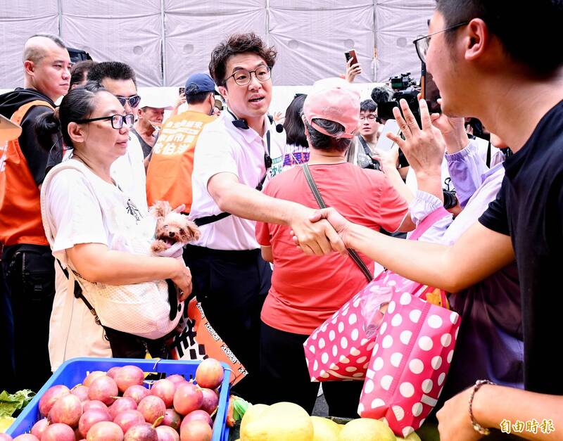 蔣萬安搬陳亭妃回應雙城辯論 沈伯洋:只會問說誰答應了沒 民眾不想聽