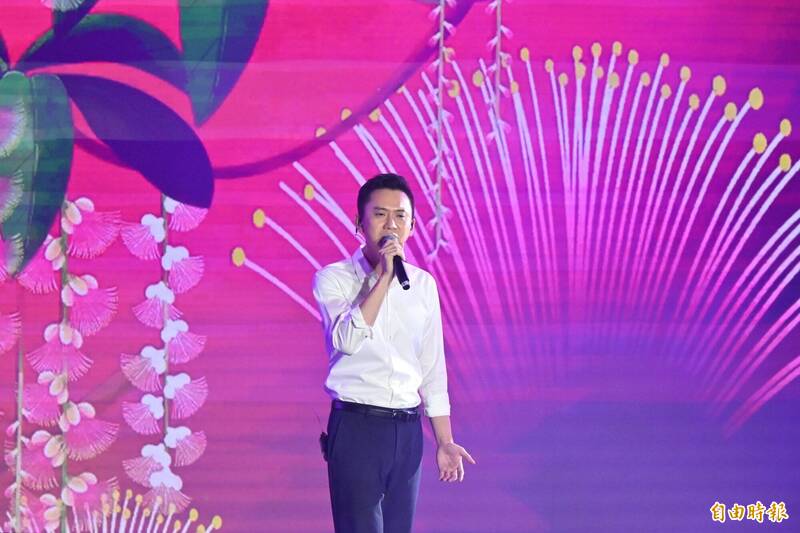 鄭朝方獨唱《台灣花》驚豔全場!網狂讚「超好聽」:根本演唱會等級